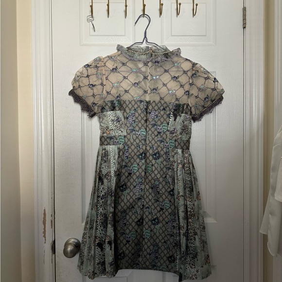 Unique style dress size medium - Picture 4 of 5